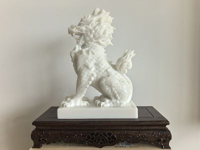 汉白玉麒麟